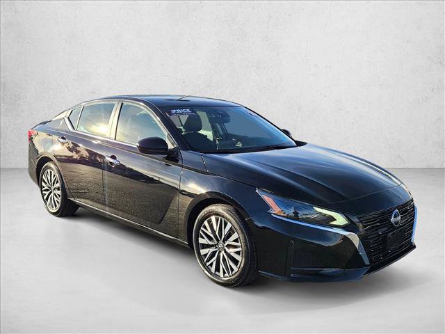 Used 2024 Nissan Altima 2.5 SV video 3