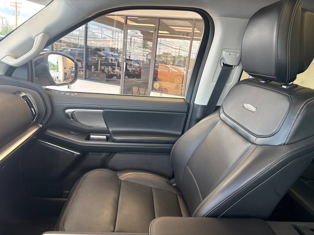 Used 2026 Ford Expedition Max Platinum w/ Driver's Package AWD/4WD image 29