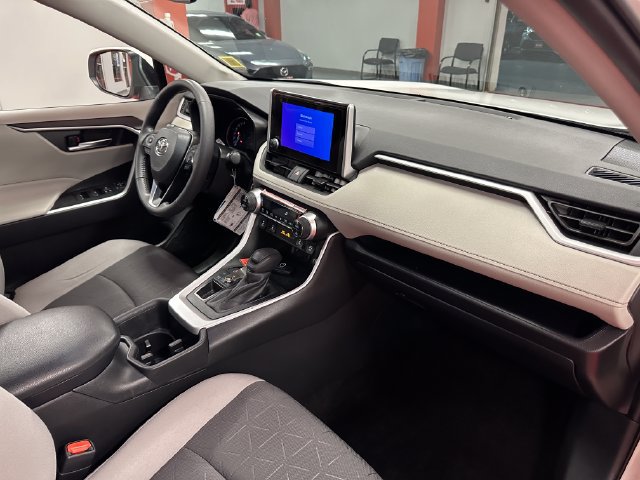 Certified 2025 Toyota RAV4 XLE w/ Convenience Package AWD/4WD image 17