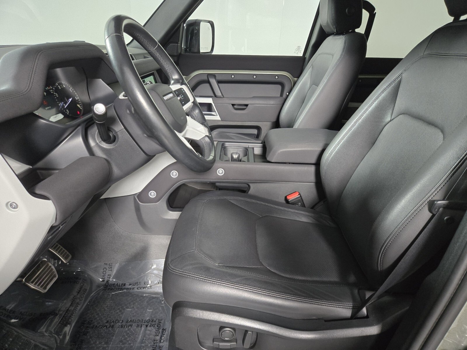 Used 2023 Land Rover Defender 110 SE image 11