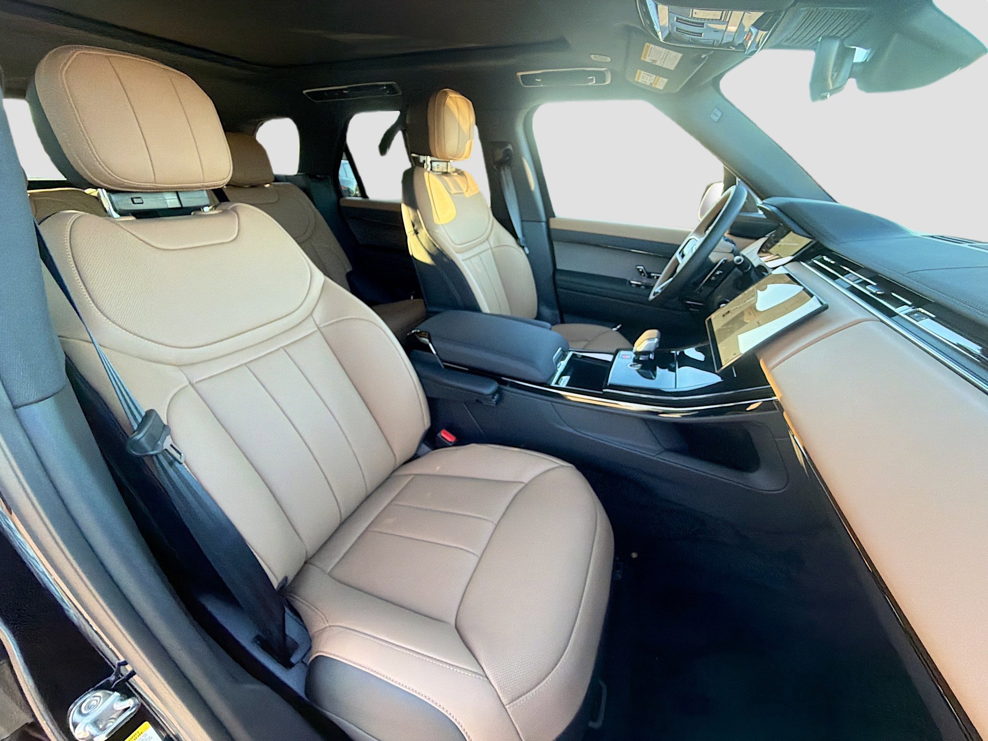 New 2026 Land Rover Range Rover Sport Dynamic SE image 16