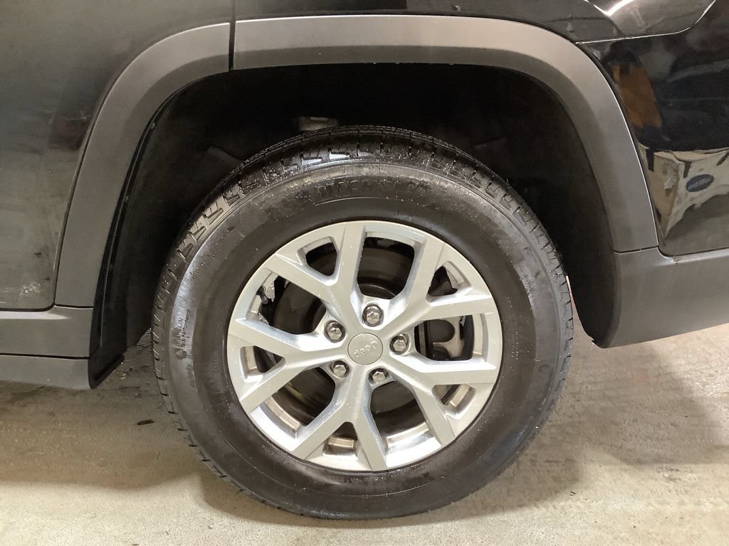 Certified 2023 Jeep Grand Cherokee L Limited w/ Trailer Tow Group (B) AWD/4WD image 12