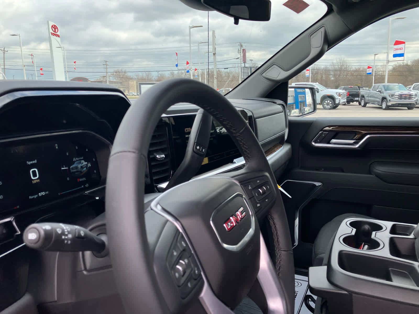 New 2026 GMC Sierra 1500 SLE w/ X31 Off-Road Package image 9