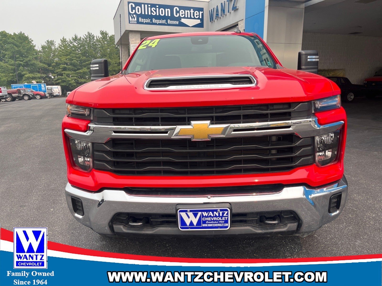 Used 2024 Chevrolet Silverado 2500 LT AWD/4WD image 3