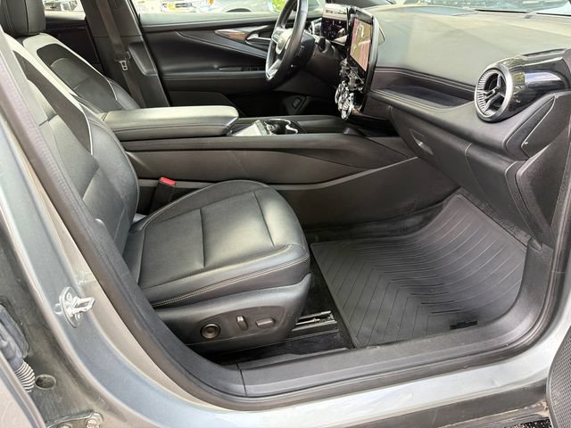 Used 2024 Chevrolet Blazer EV LT AWD/4WD image 13