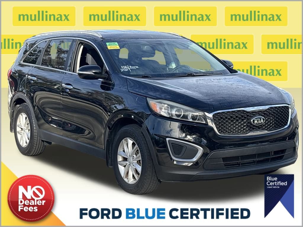 Used 2017 Kia Sorento LX image 1