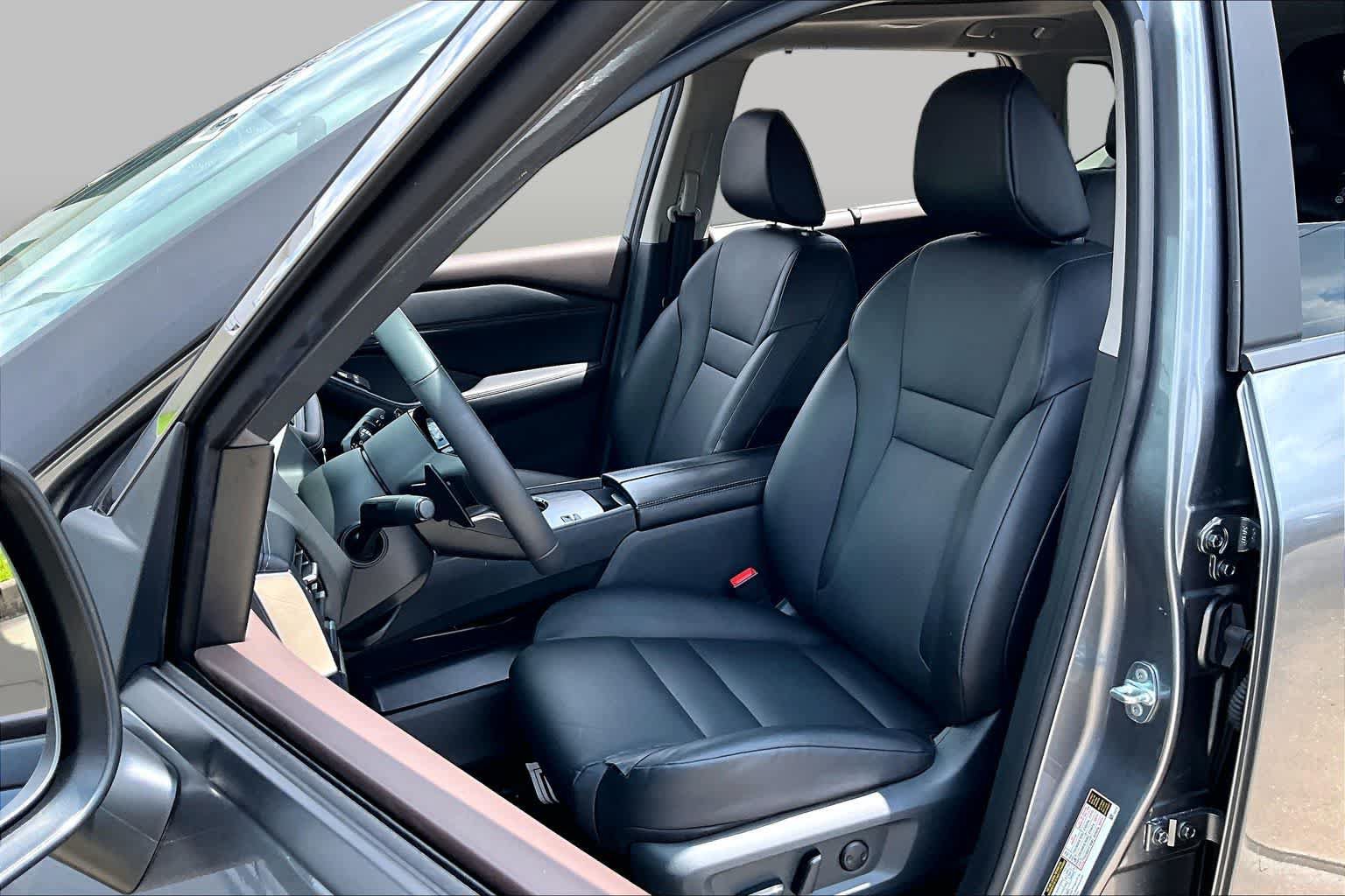 Certified 2023 Nissan Rogue SV w/ SV Premium B Package FWD image 8
