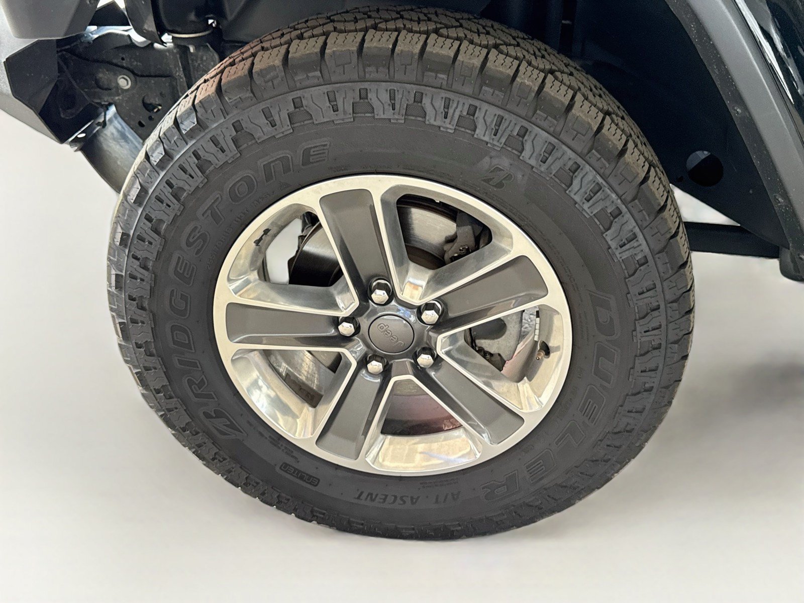 Used 2019 Jeep Wrangler Unlimited Sahara AWD/4WD image 19