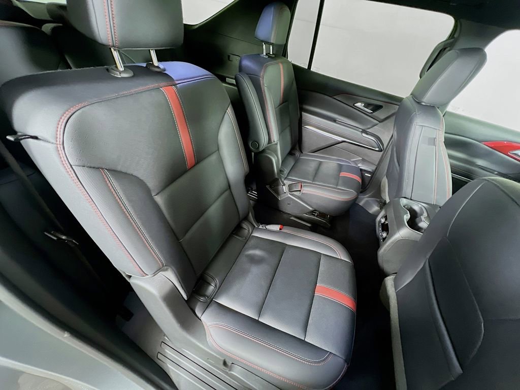 Used 2025 Chevrolet Traverse RS w/ LPO, Floor Liner Package AWD/4WD image 30