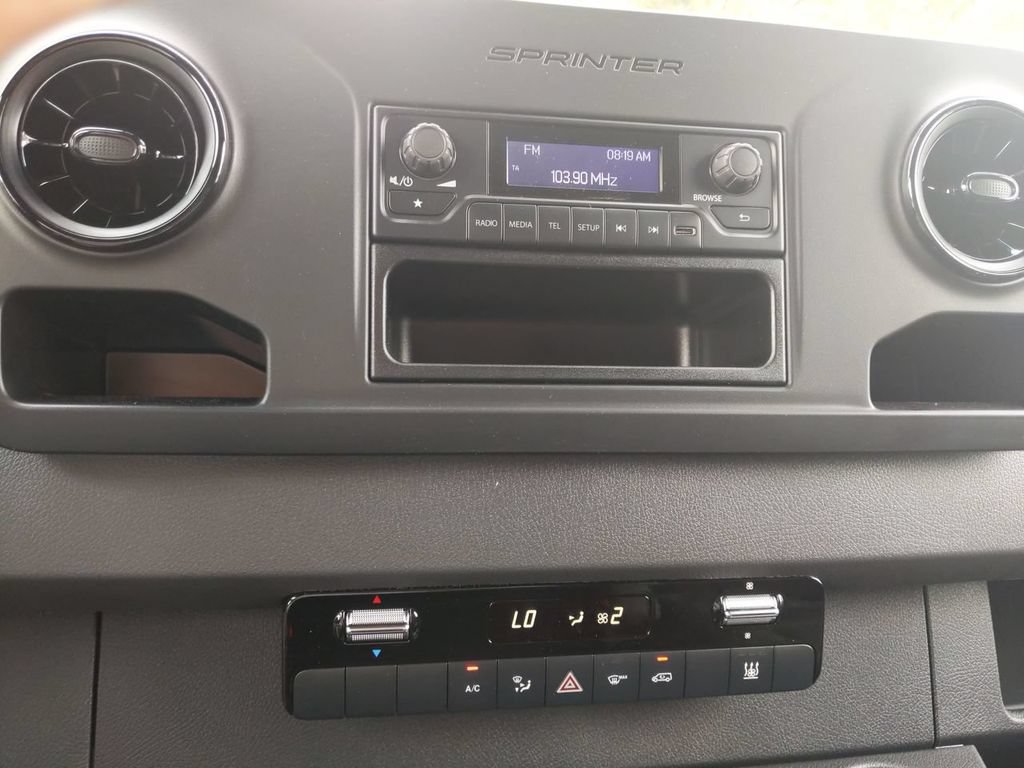 Used 2022 Mercedes-Benz Sprinter 2500 image 15