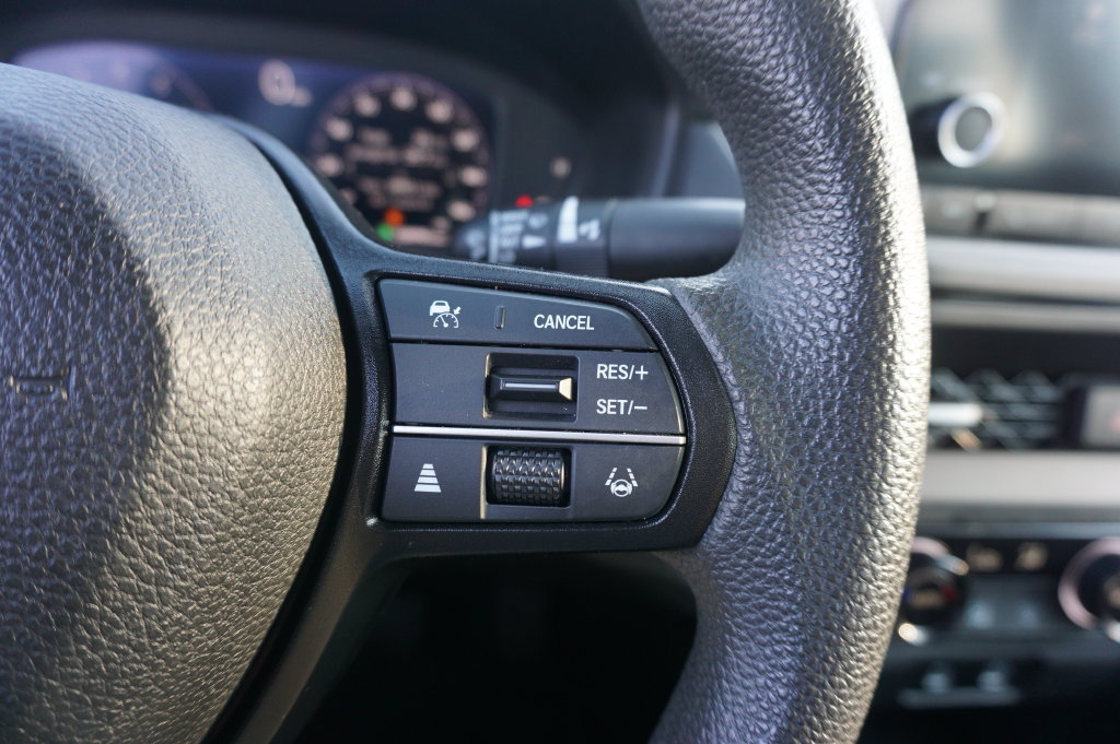 Used 2023 Honda Accord EX image 9