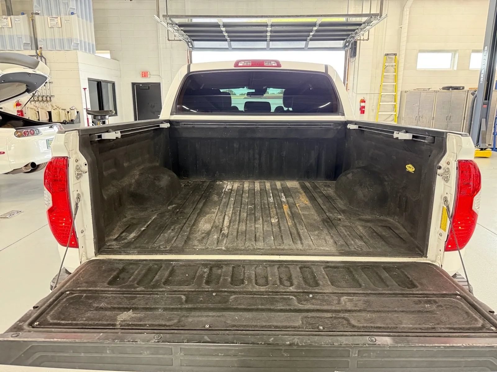 Used 2019 Toyota Tundra Limited AWD/4WD image 29
