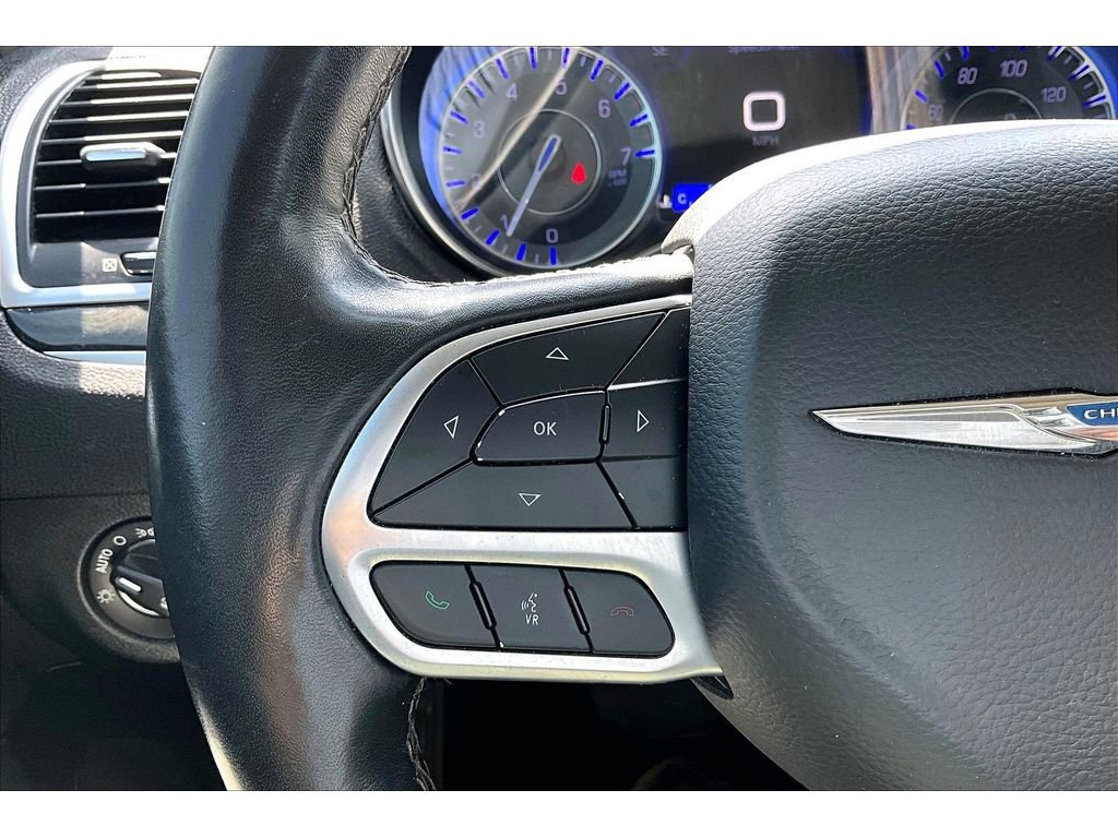 Used 2020 Chrysler 300 Limited RWD image 27
