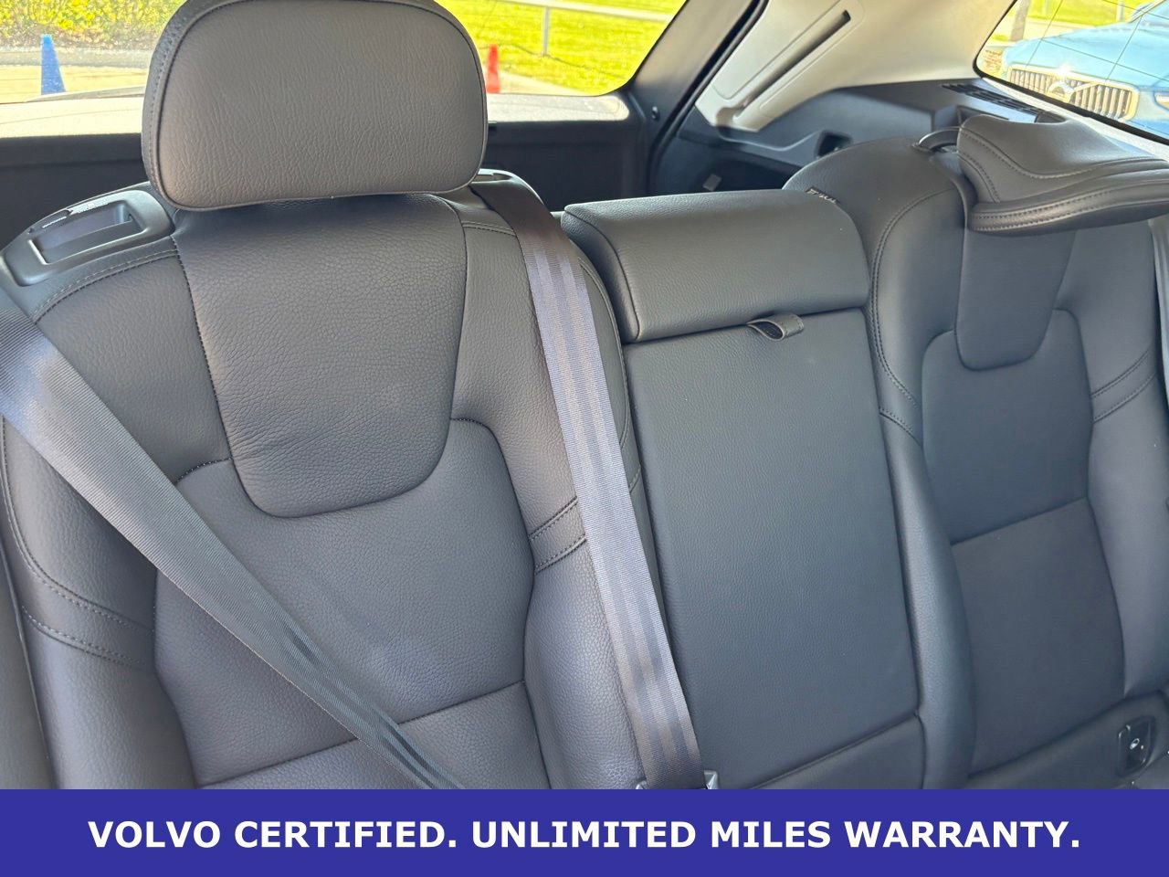 Certified 2025 Volvo XC60 B5 Plus image 36