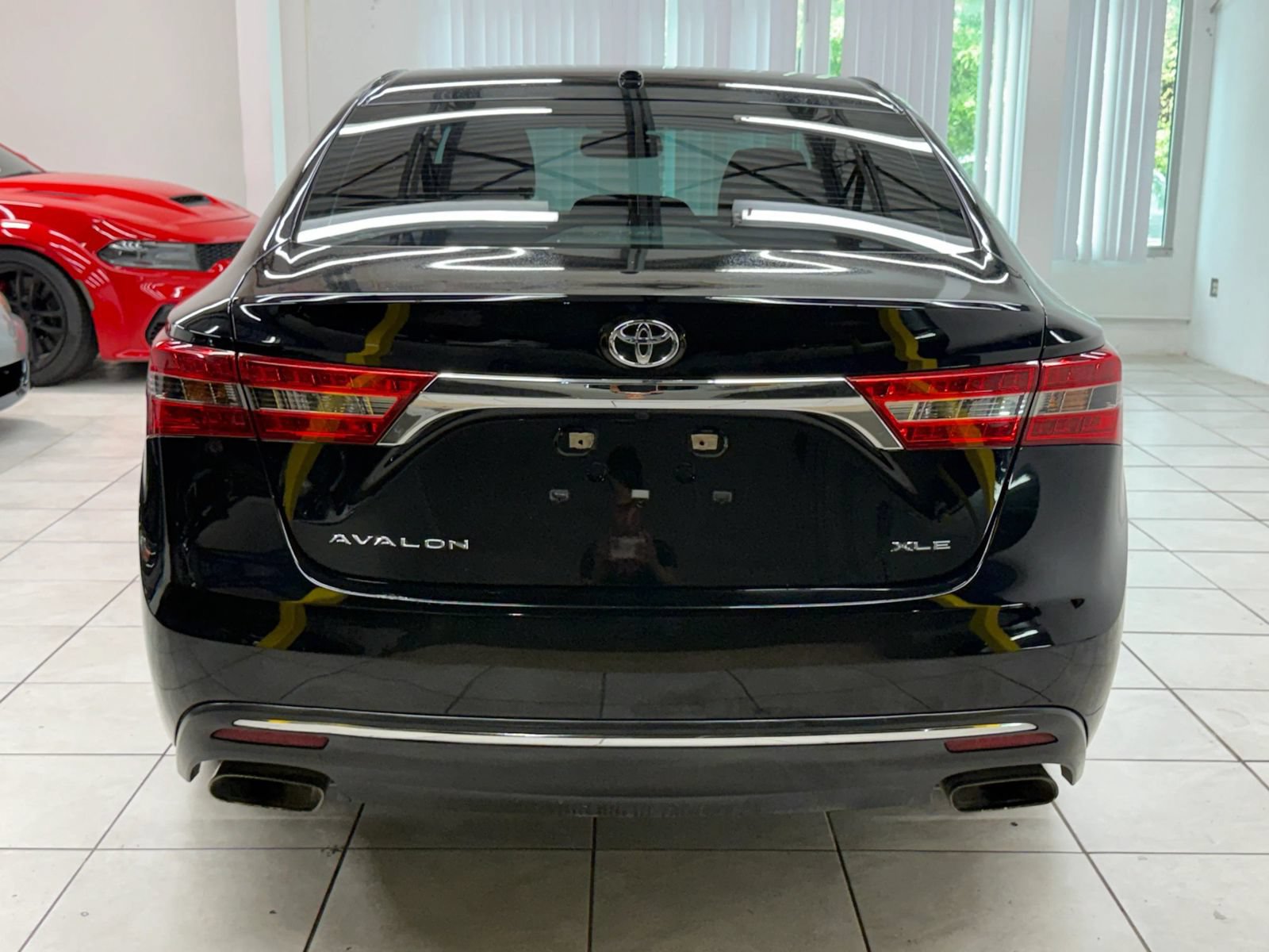 Used 2018 Toyota Avalon XLE Premium FWD image 8