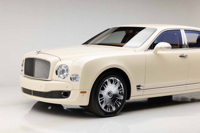 Used 2012 Bentley Mulsanne image 25