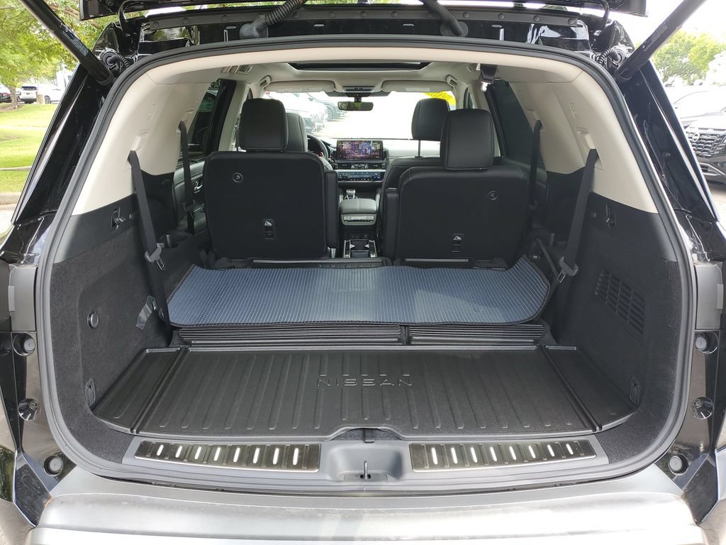 New 2026 Nissan Pathfinder Platinum w/ Lighting Package AWD/4WD image 7