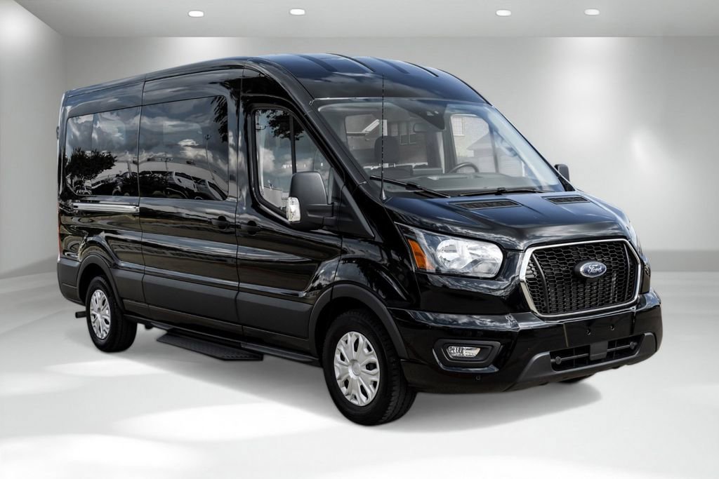 Used 2023 Ford Transit 350 XLT image 5