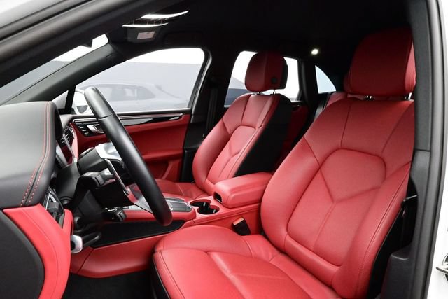 Certified 2021 Porsche Macan S AWD/4WD image 5
