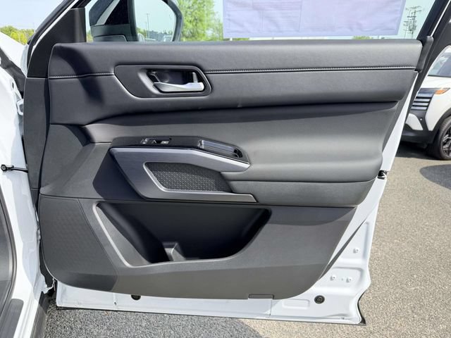 New 2026 Nissan Pathfinder SL w/ SL Premium Package AWD/4WD image 8