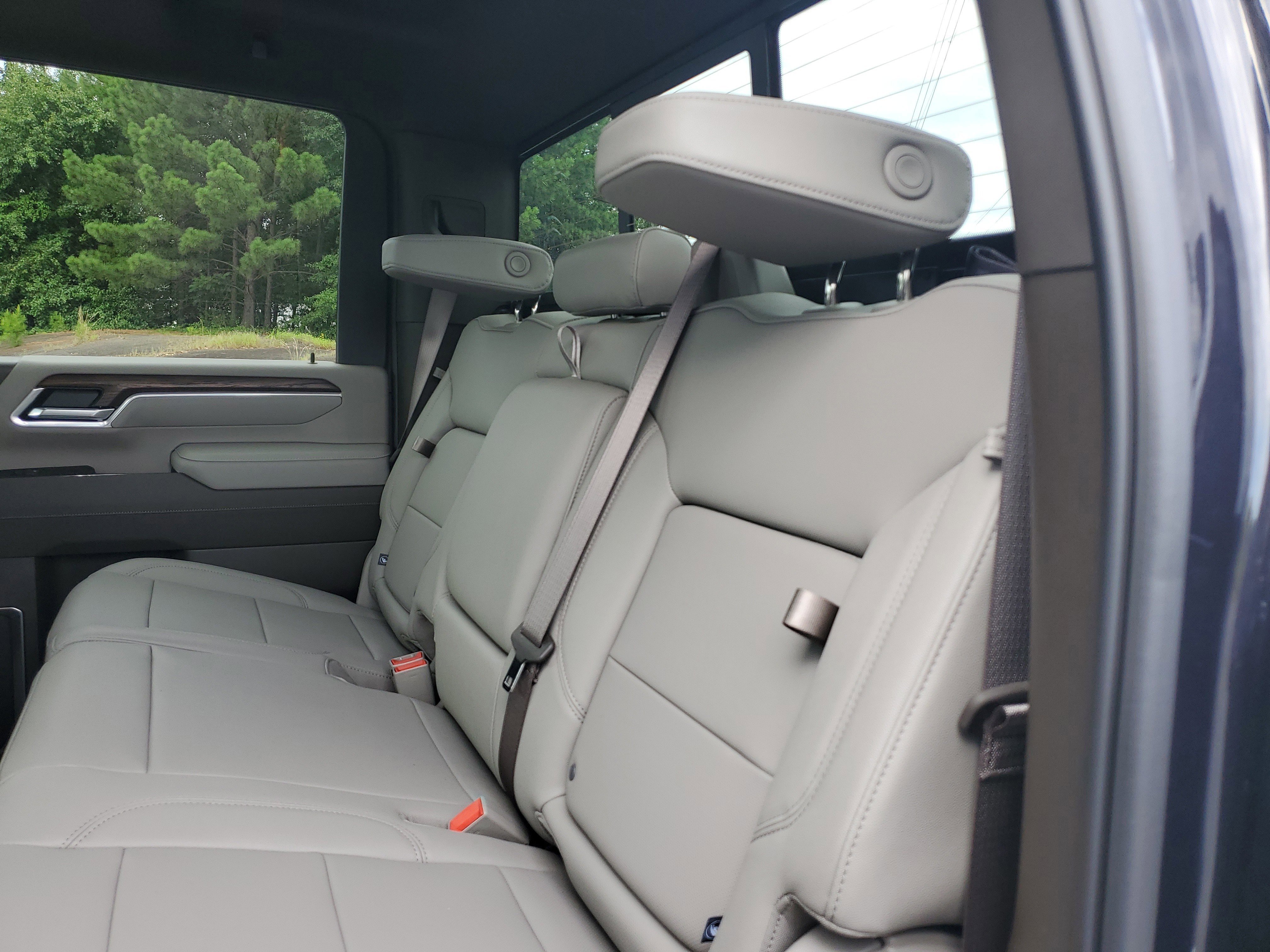 New 2025 GMC Sierra 2500 SLT w/ SLT Convenience Package image 13