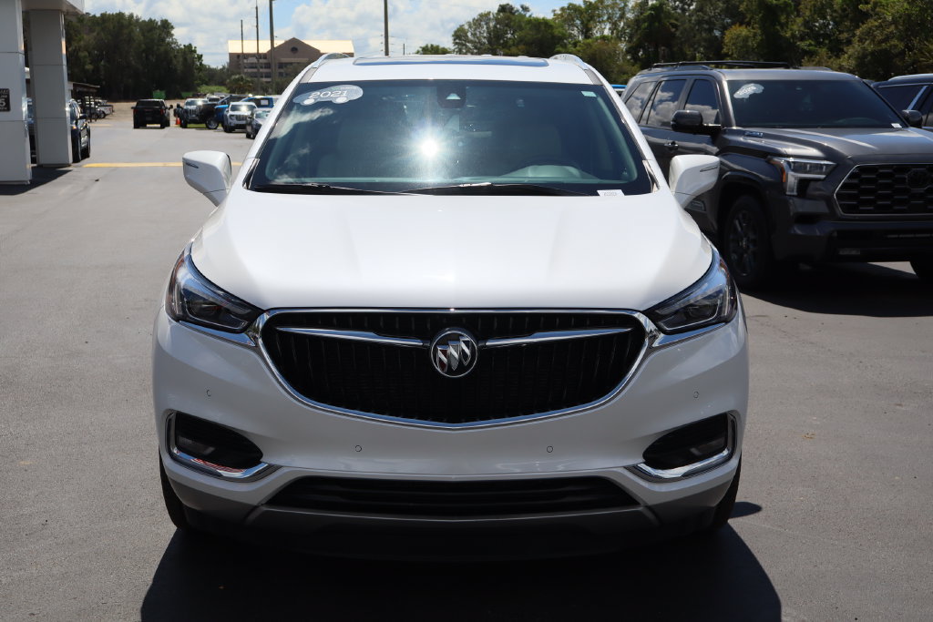 Certified 2021 Buick Enclave Premium w/ Sun and Sites Package FWD image 4
