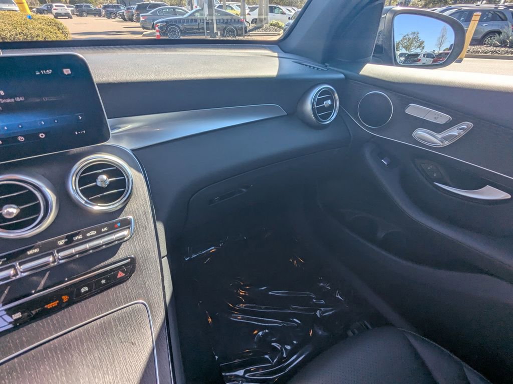 Certified 2022 Mercedes-Benz GLC 300 4MATIC w/ Premium Package Lite image 5