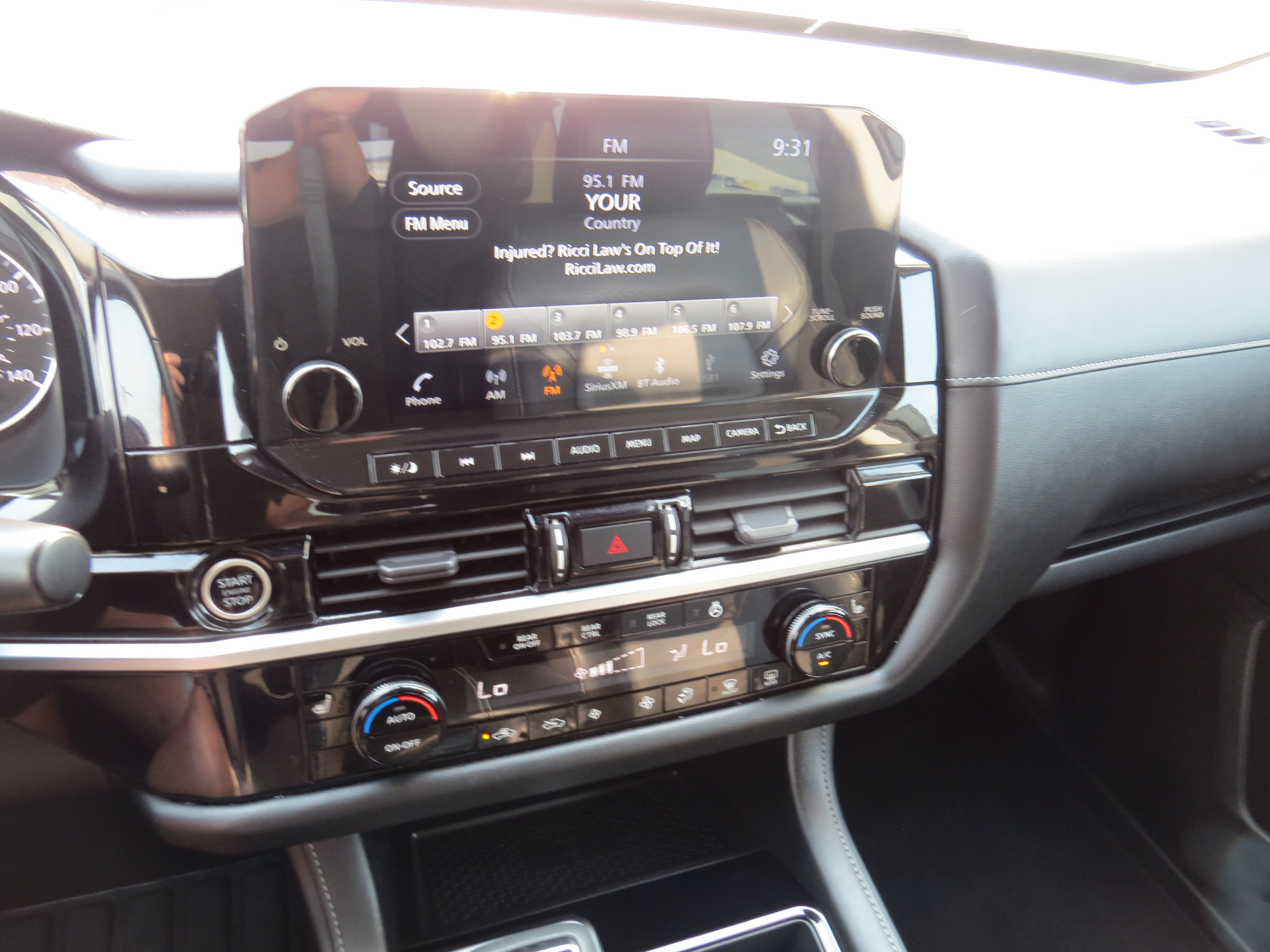 Used 2023 Nissan Pathfinder SL AWD/4WD image 27