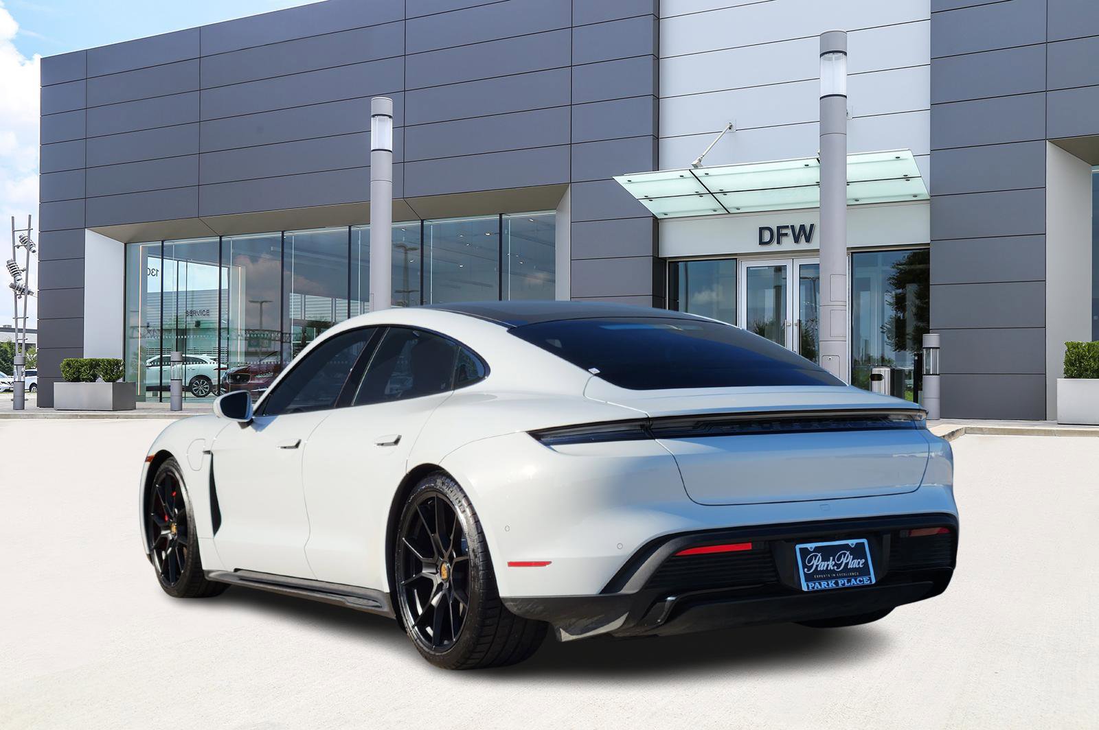 Used 2023 Porsche Taycan GTS image 4