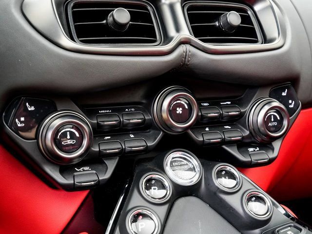 Used 2022 Aston Martin V8 Vantage Roadster image 19