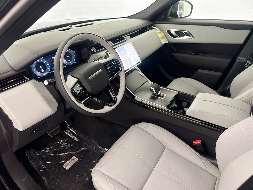 New 2026 Land Rover Range Rover Velar Dynamic SE image 9