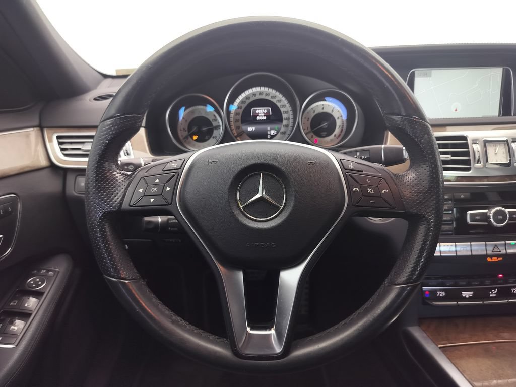 Used 2015 Mercedes-Benz E 400 4MATIC Sedan image 12