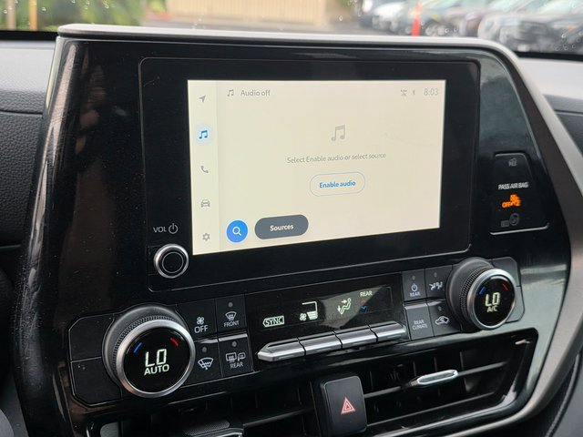 Used 2024 Toyota Highlander LE image 29