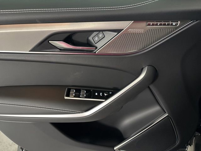 Used 2026 Jaguar F-PACE R-Dynamic S image 14