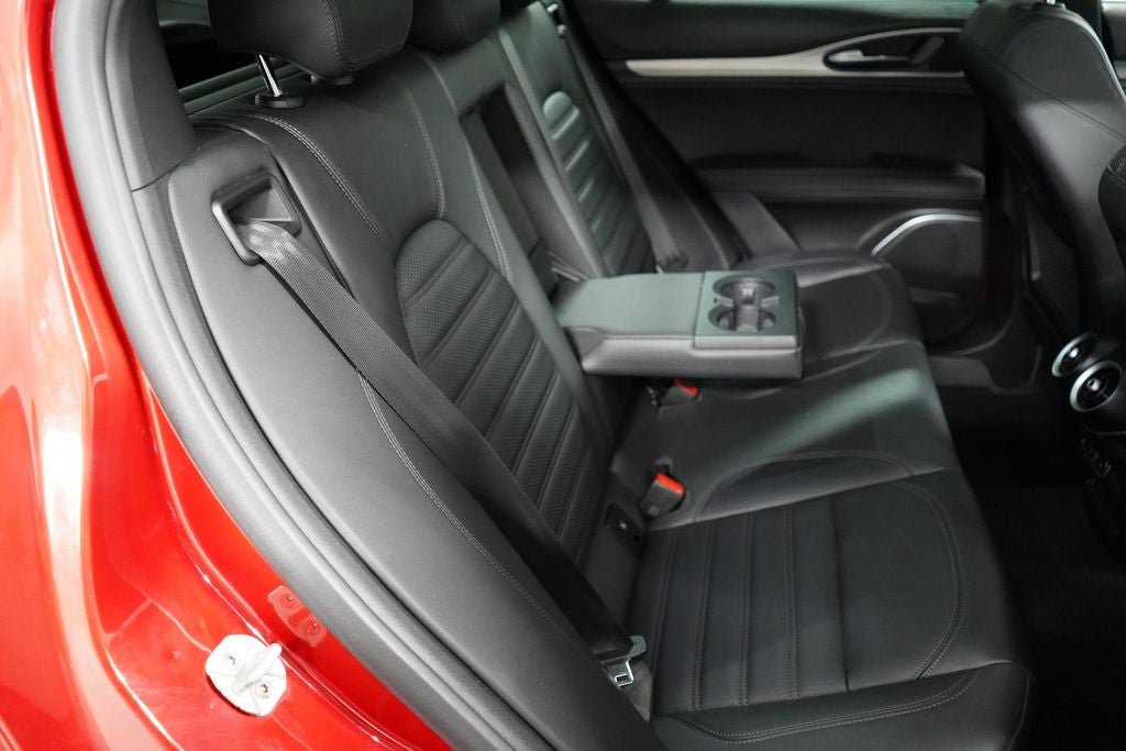 Used 2023 Alfa Romeo Stelvio Veloce AWD/4WD image 22
