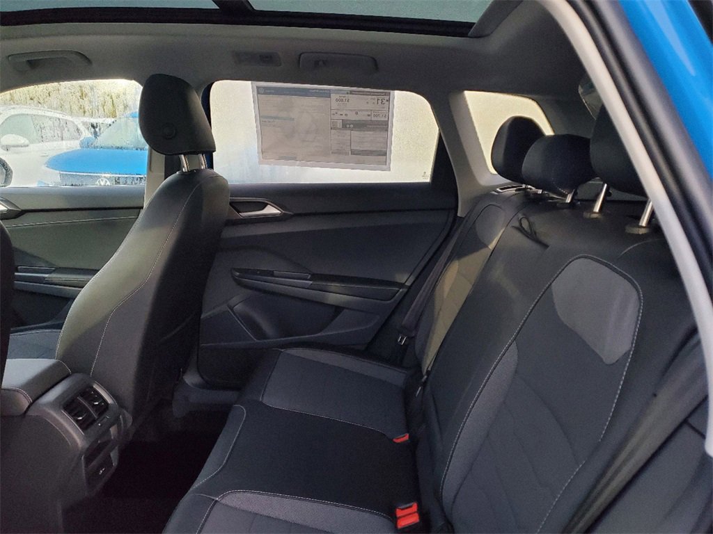 New 2025 Volkswagen Taos SE image 5