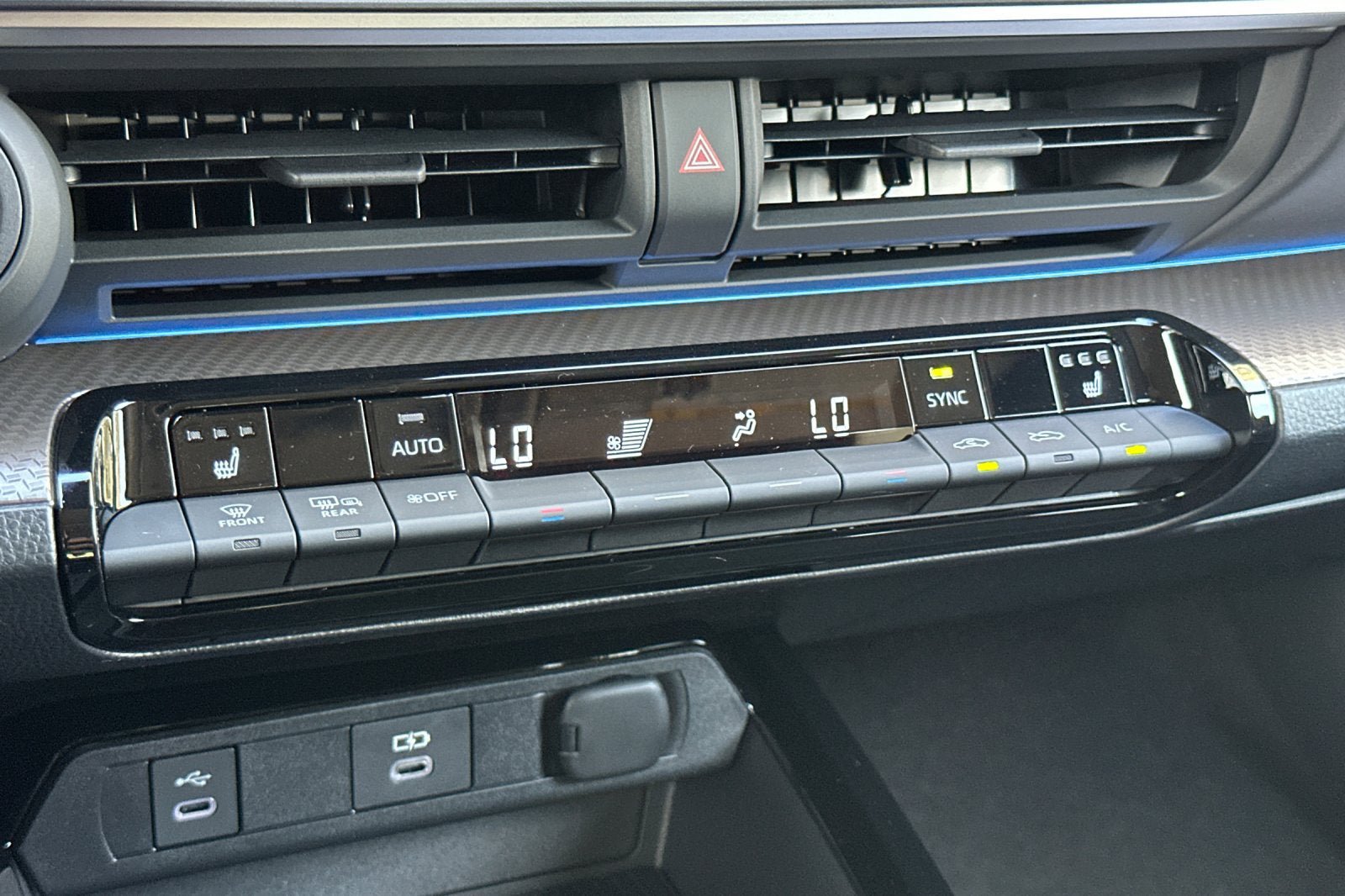 New 2027 Toyota Prius XLE FWD image 20