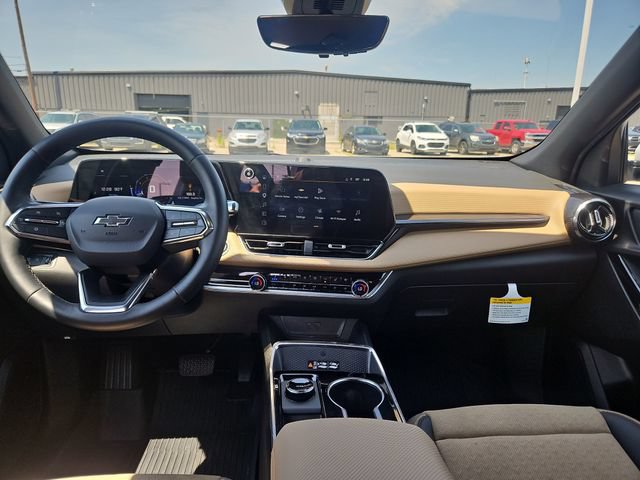 Used 2026 Chevrolet Equinox ACTIV w/ Convenience Package III AWD/4WD image 13