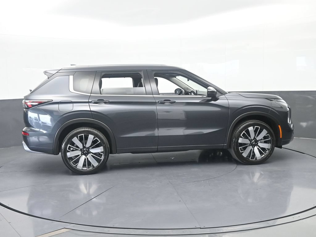 New 2026 Mitsubishi Outlander SEL FWD image 7