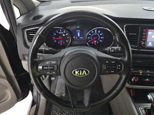 Used 2021 Kia Sedona EX FWD image 9