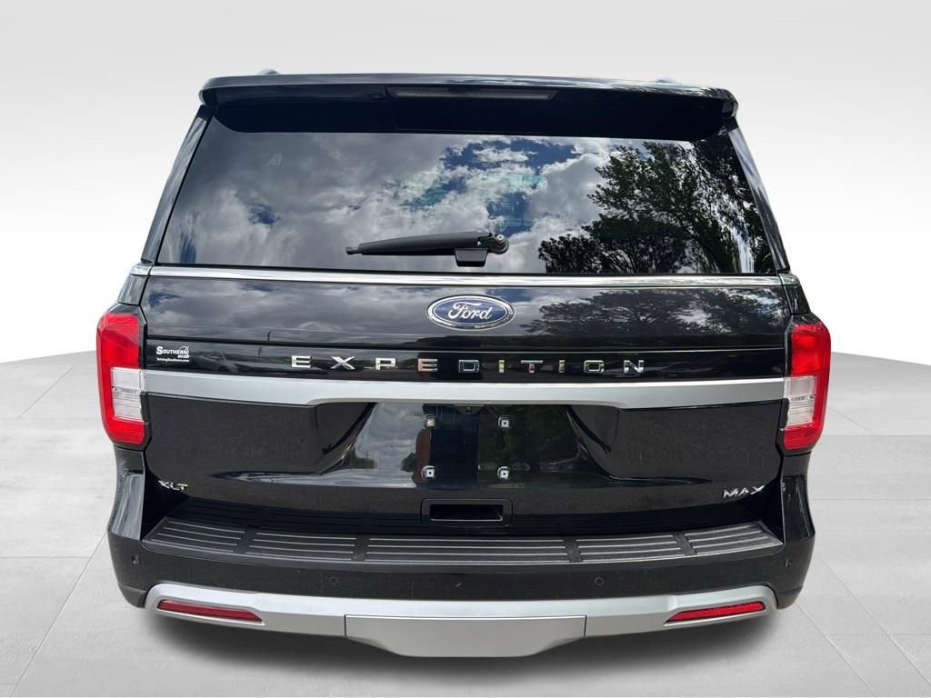 Used 2024 Ford Expedition Max XLT image 4