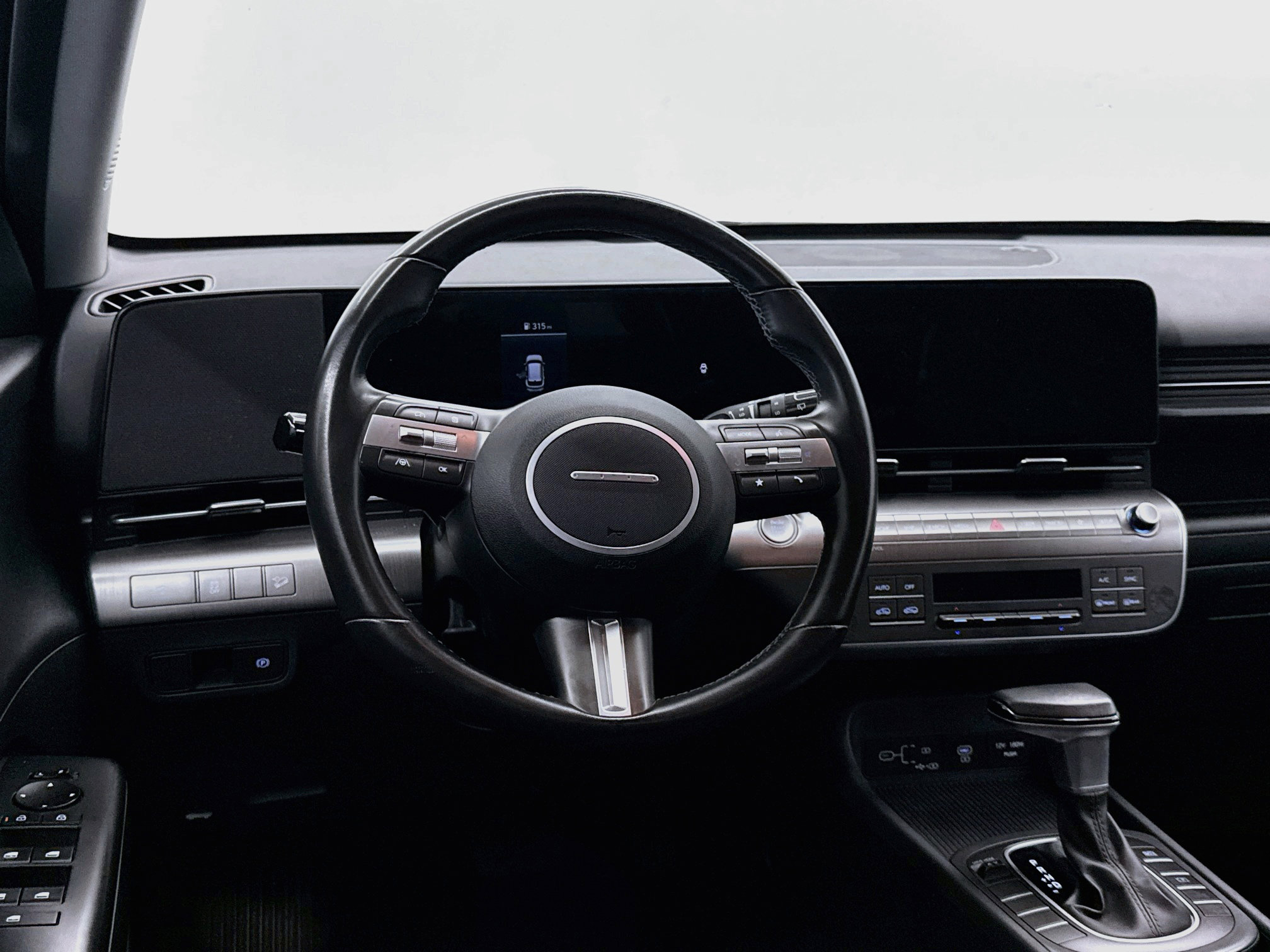 Used 2025 Hyundai Kona SEL FWD image 18
