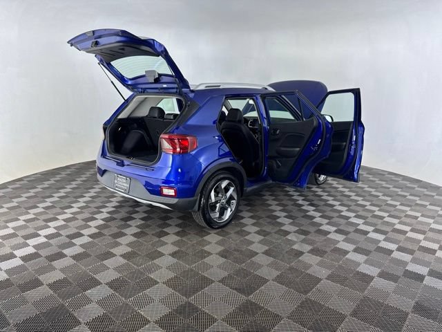 Used 2022 Hyundai Venue Limited FWD image 14