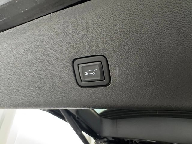 Certified 2023 Chevrolet Traverse LT w/ Rear Camera Mirror Package AWD/4WD image 44