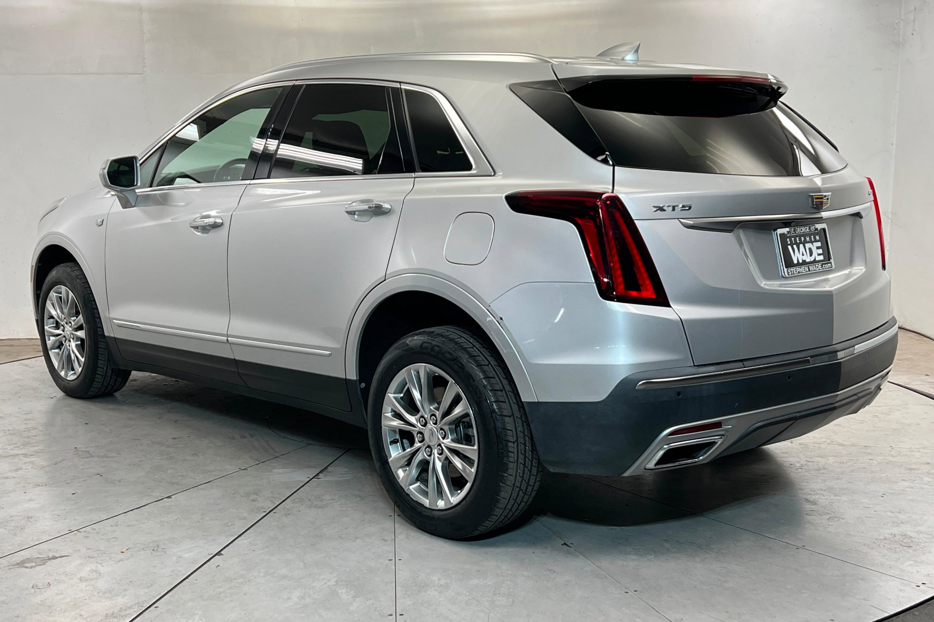 Used 2020 Cadillac XT5 Premium Luxury image 3
