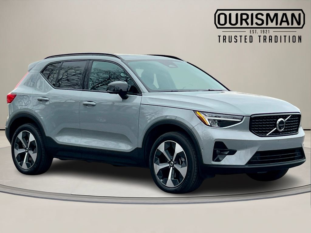 Used 2024 Volvo XC40 B5 Plus w/ Climate Package