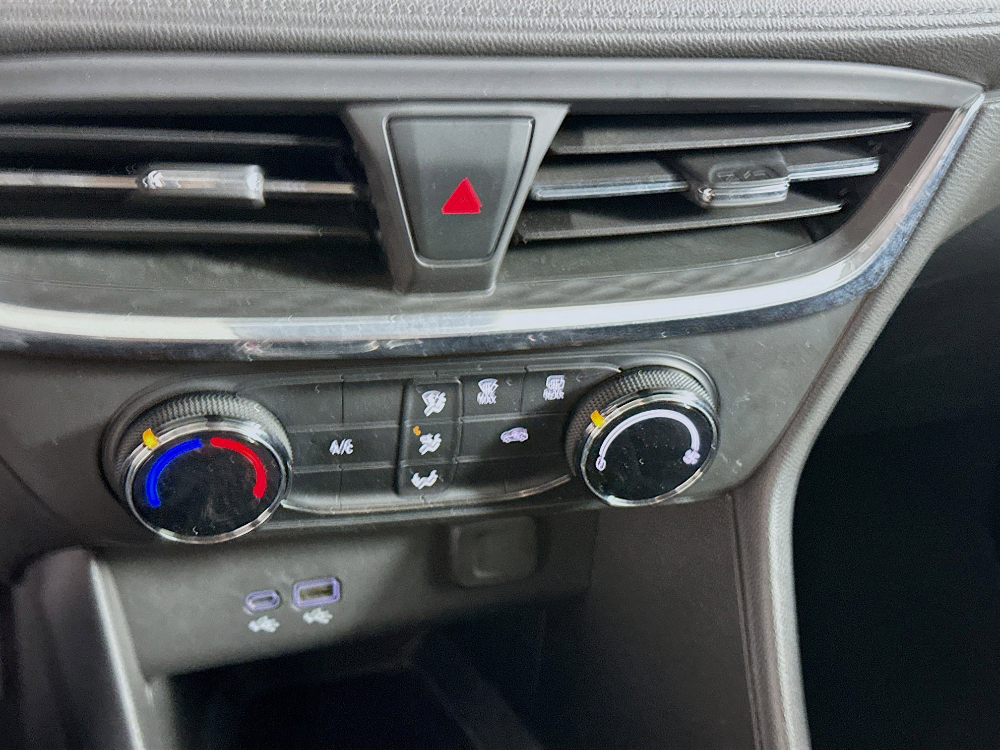 Used 2024 Buick Encore GX Preferred image 23