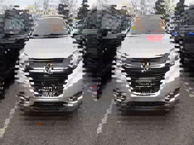 Used 2016 Honda HR-V EX image 2
