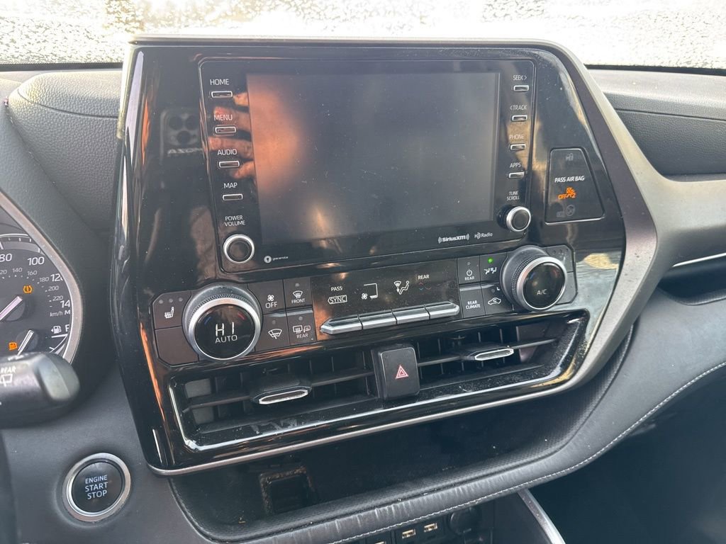 Used 2021 Toyota Highlander XLE image 8