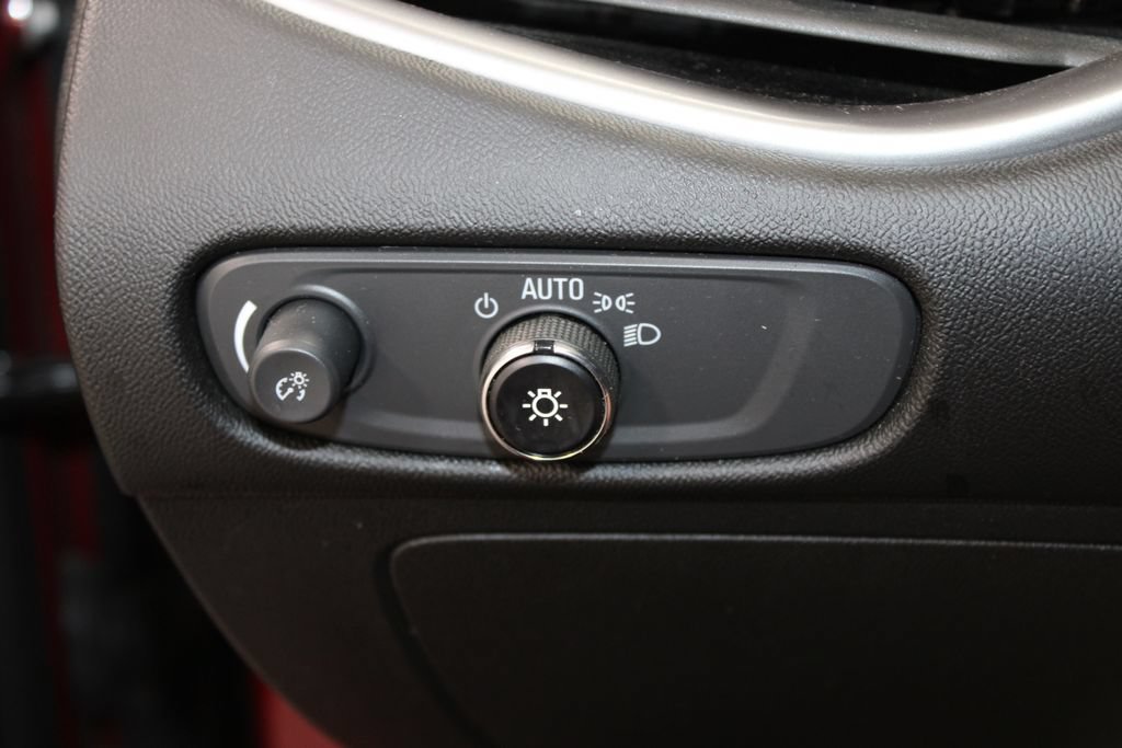 Used 2025 Chevrolet Malibu LT FWD image 24